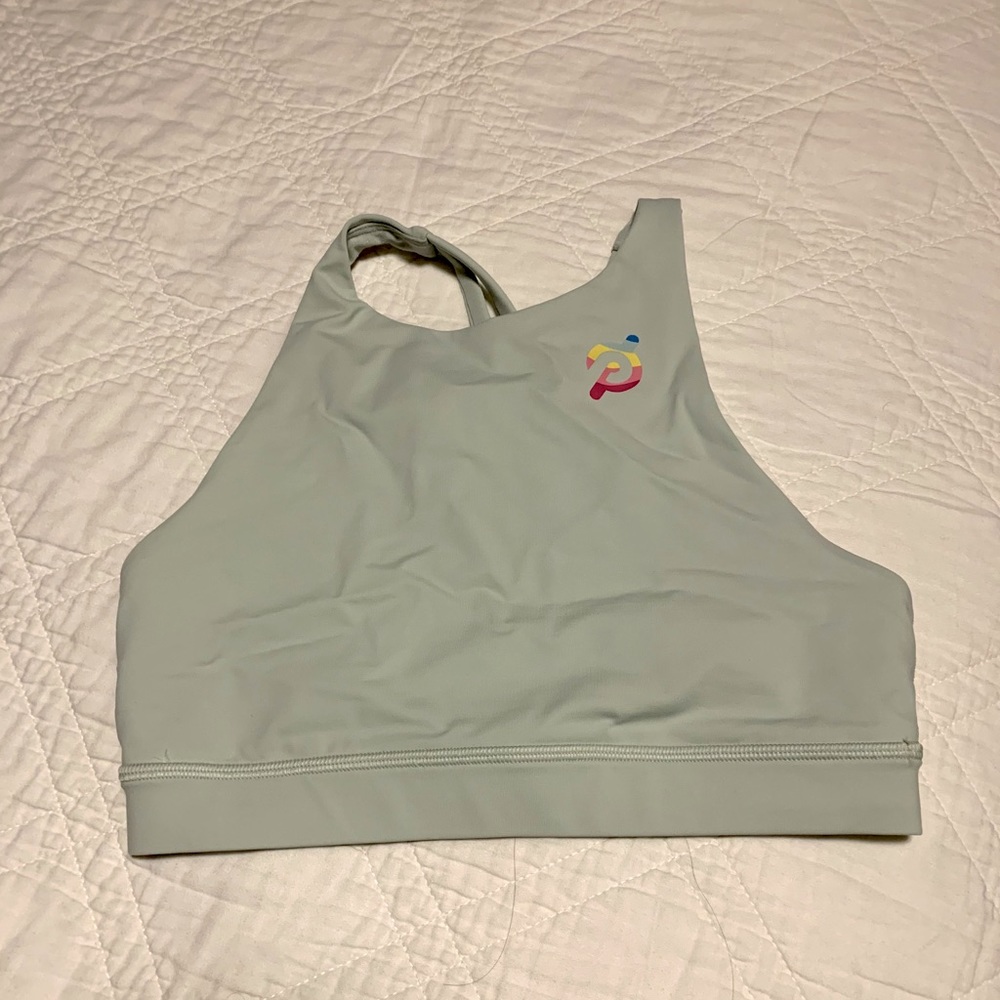 Peloton Lululemon sports bra size 4